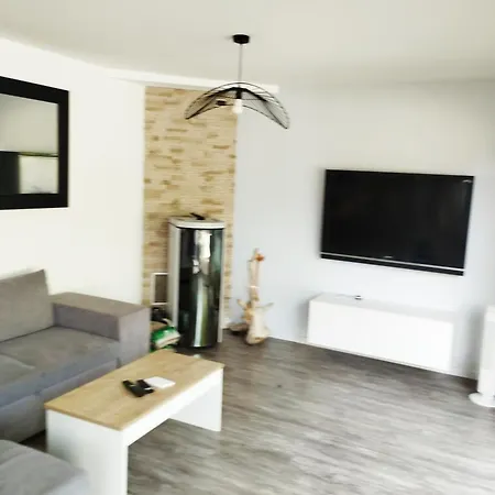Avec Piscine Villa Montbazin
